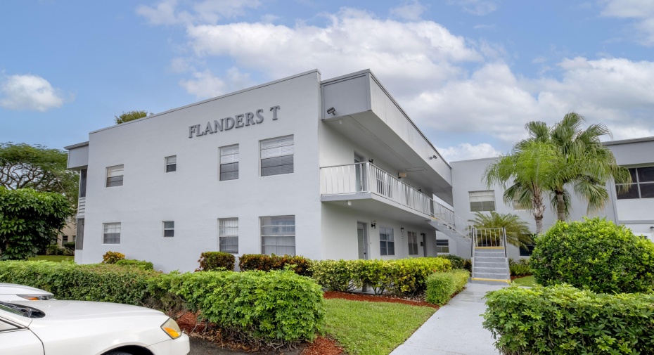 917 Flanders T, Delray Beach, Florida 33484, 2 Bedrooms Bedrooms, ,2 BathroomsBathrooms,Condominium,For Sale,Flanders T,1,RX-10943380