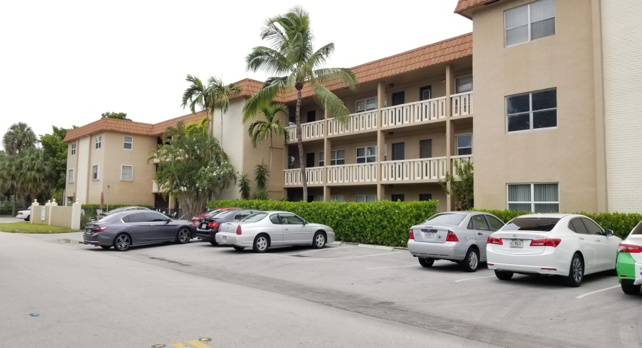 6200 NE 22nd Way Unit 105, Fort Lauderdale, Florida 33308, 1 Bedroom Bedrooms, ,1 BathroomBathrooms,Residential Lease,For Rent,22nd,RX-10943689