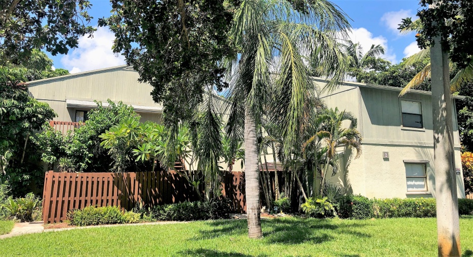 2 Crossings Circle Unit F, Boynton Beach, Florida 33435, 2 Bedrooms Bedrooms, ,1 BathroomBathrooms,Residential Lease,For Rent,Crossings,2,RX-10943777