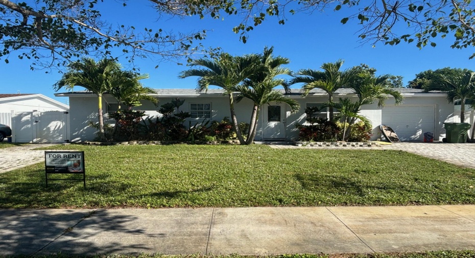 90 Henthorne Drive Unit Rear, Palm Springs, Florida 33461, 1 Bedroom Bedrooms, ,1 BathroomBathrooms,Residential Lease,For Rent,Henthorne,RX-10943676