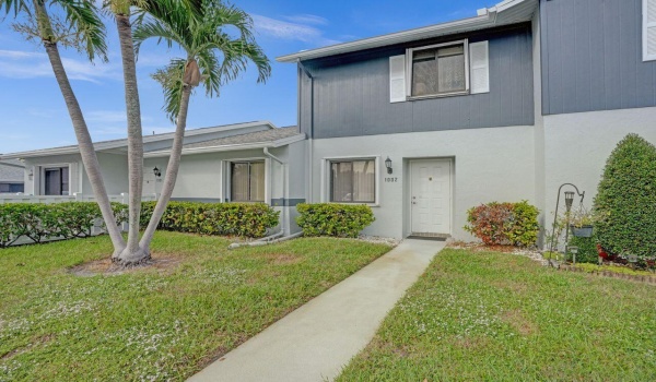 2641 Gately Drive Unit 1002, West Palm Beach, Florida 33415, 3 Bedrooms Bedrooms, ,2 BathroomsBathrooms,Townhouse,For Sale,Gately,RX-10940143