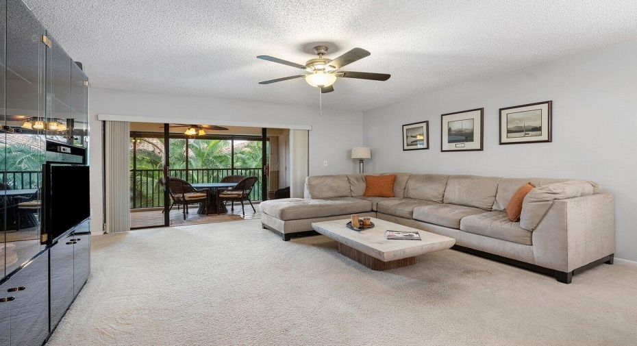 40 Pelican Pointe Drive Unit 2040, Delray Beach, Florida 33483, 2 Bedrooms Bedrooms, ,2 BathroomsBathrooms,Condominium,For Sale,Pelican Pointe,204,RX-10943893