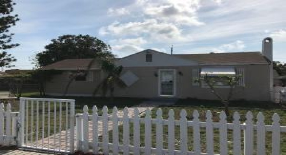 1112 S G Street, Lake Worth Beach, Florida 33460, 3 Bedrooms Bedrooms, ,1 BathroomBathrooms,Residential Lease,For Rent,G,2,RX-10944256