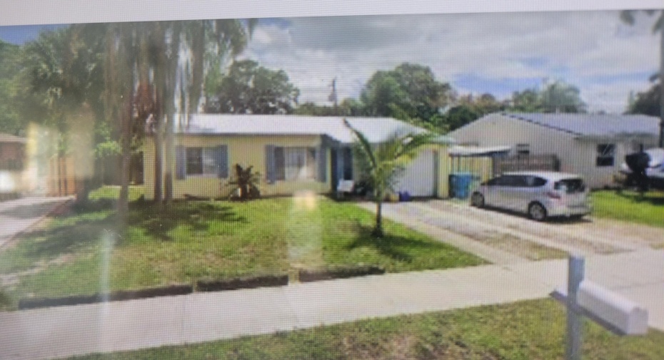 140 SE 2nd Avenue, Boynton Beach, Florida 33435, 2 Bedrooms Bedrooms, ,1 BathroomBathrooms,Residential Lease,For Rent,2nd,RX-10945082