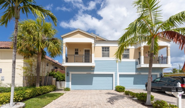 4562 Poinciana Street, Lauderdale By The Sea, Florida 33308, 3 Bedrooms Bedrooms, ,3 BathroomsBathrooms,Townhouse,For Sale,Poinciana,1,RX-10945258