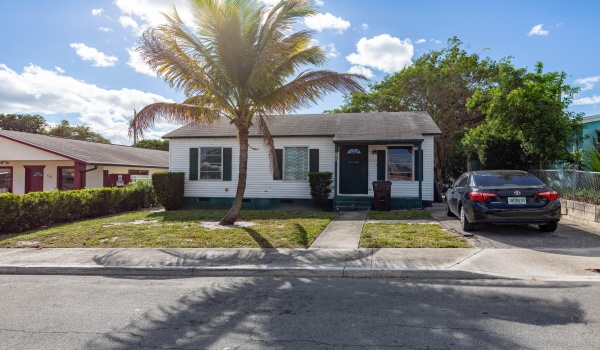 832 Mcintosh Street, West Palm Beach, Florida 33405, 3 Bedrooms Bedrooms, ,1 BathroomBathrooms,Single Family,For Sale,Mcintosh,RX-10863197