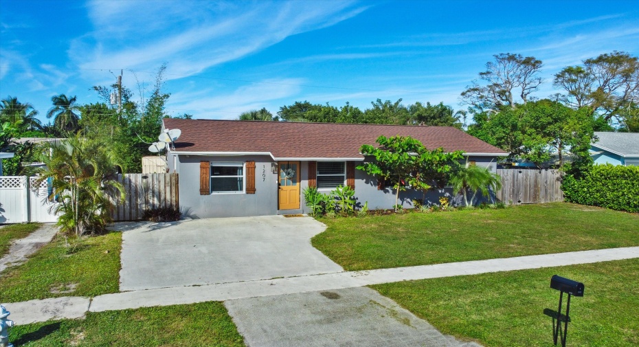 1207 Sioux Street, Jupiter, Florida 33458, 3 Bedrooms Bedrooms, ,2 BathroomsBathrooms,Single Family,For Sale,Sioux,RX-10936422