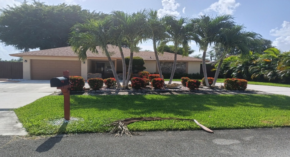 616 White Water Drive, West Palm Beach, Florida 33413, 3 Bedrooms Bedrooms, ,2 BathroomsBathrooms,Residential Lease,For Rent,White Water,RX-10912926