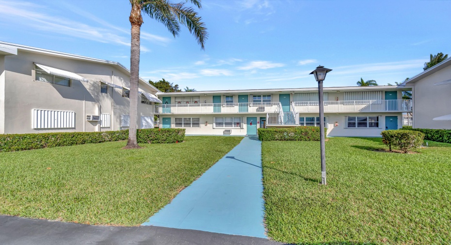 580 Horizons Unit 103, Boynton Beach, Florida 33435, 1 Bedroom Bedrooms, ,1 BathroomBathrooms,Condominium,For Sale,Horizons,1,RX-10946017