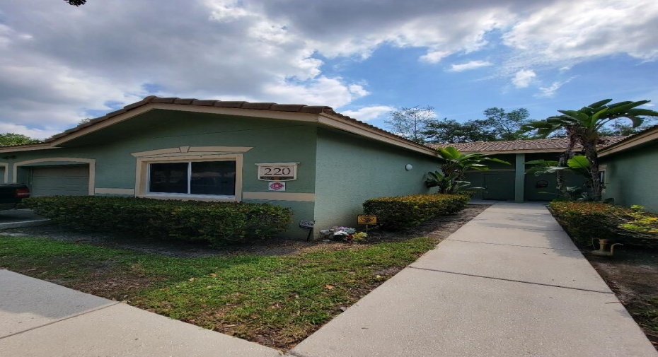 220 Crestwood Circle Unit 102, Royal Palm Beach, Florida 33411, 3 Bedrooms Bedrooms, ,2 BathroomsBathrooms,Residential Lease,For Rent,Crestwood,1,RX-10886750
