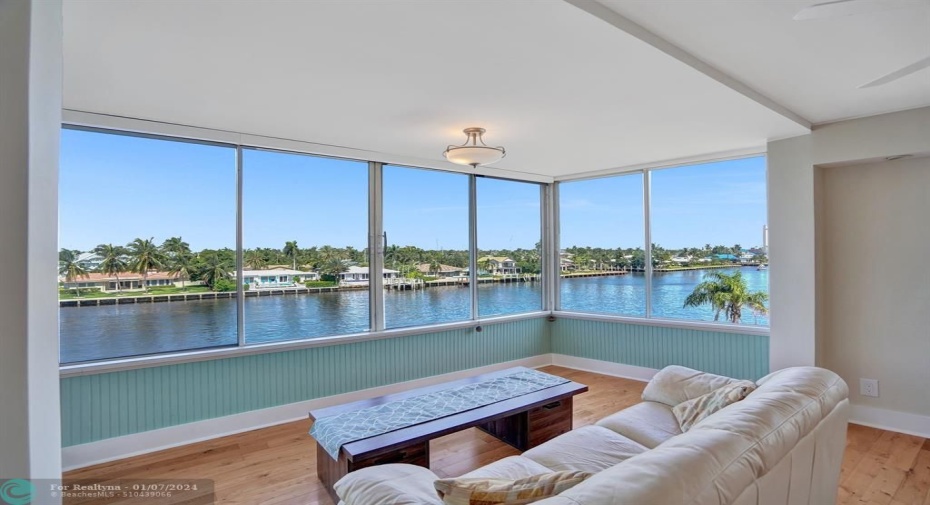 Relaxing Intracoastal Waterfront Views