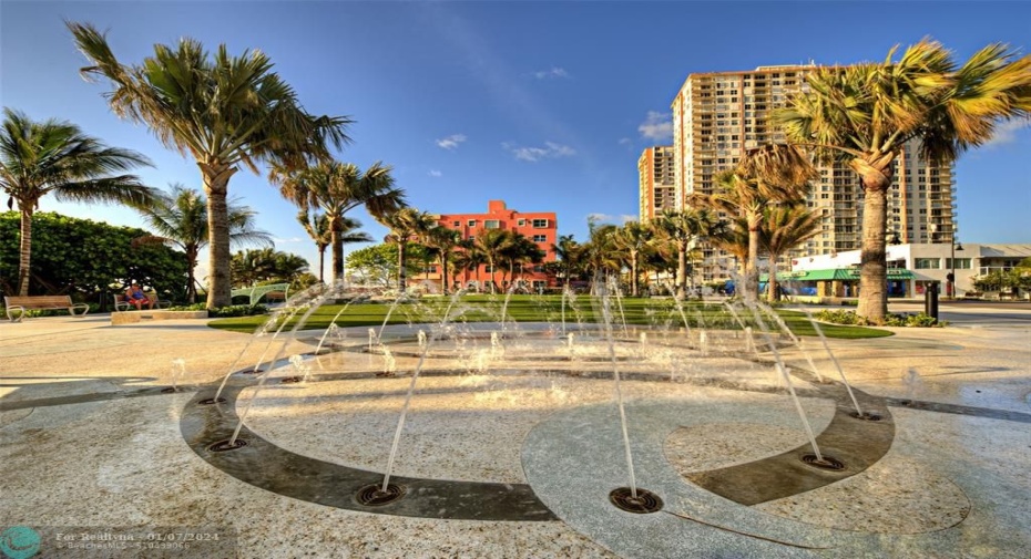 Enjoy Pompano Beach Great Lawn Area