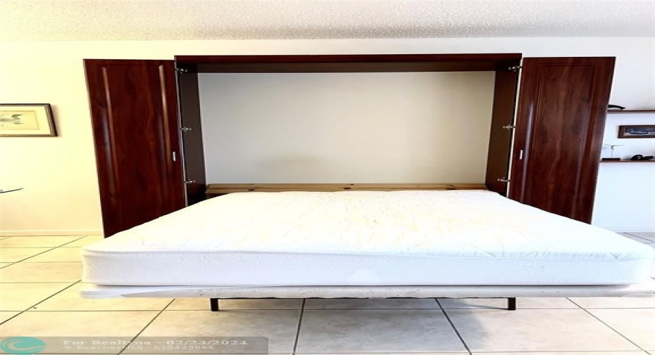 Murphy Bed for guests