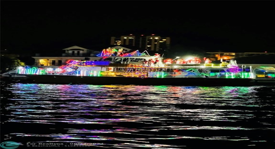 Holiday Boat Parade from marina walkway