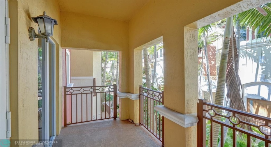 2nd floor balcony off of the family room