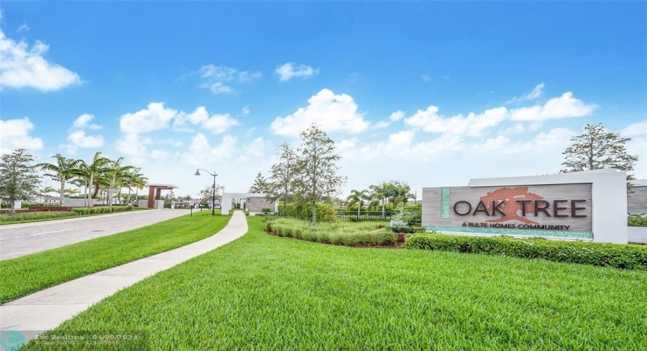 Welcome to Oak Tree by Pulte