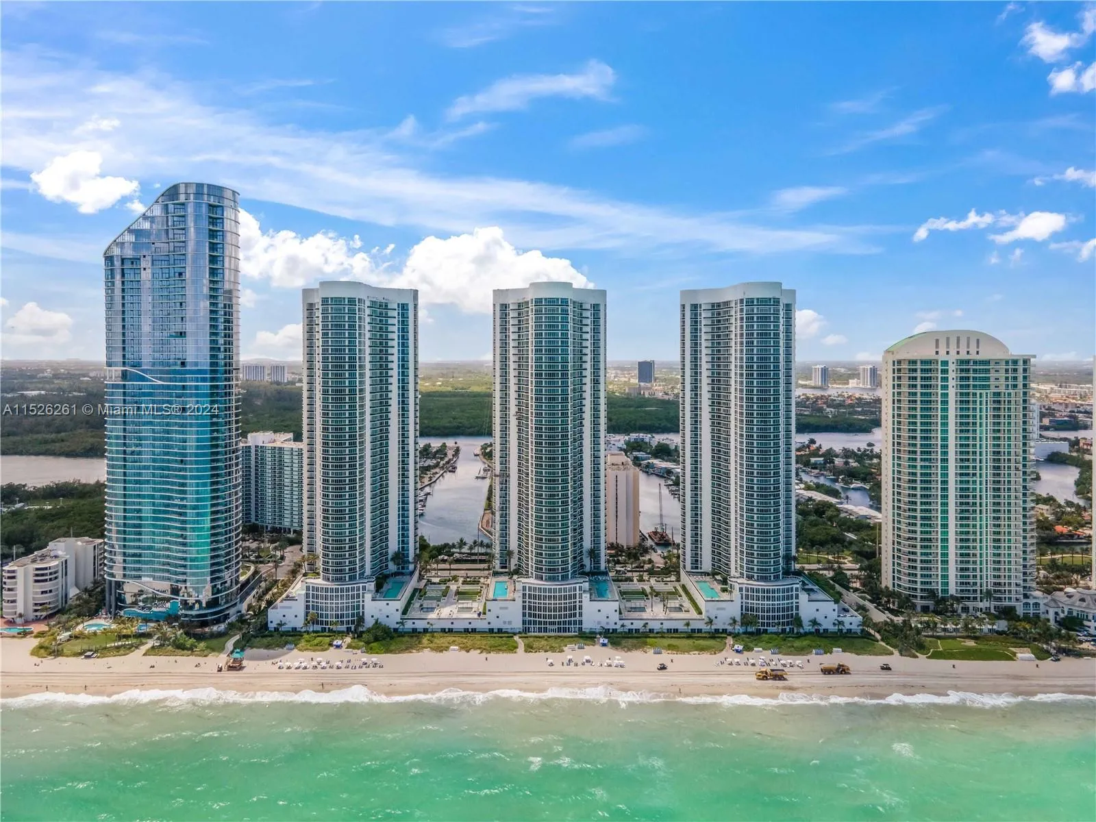 The Breathtaking & Extensive Trump Towers Beachfront