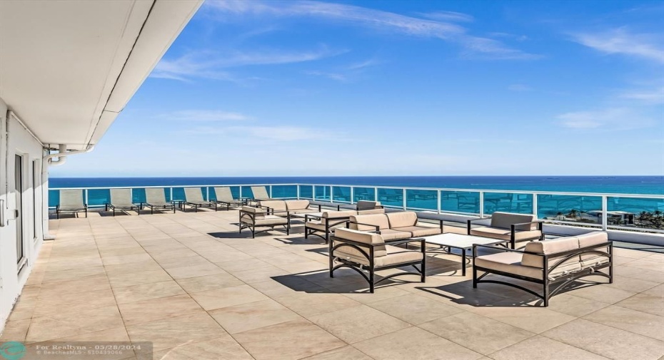 Rooftop Sundeck with Outstanding Ocean View!