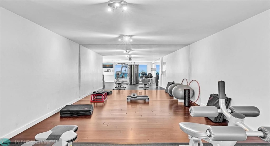 Rooftop State of the Art Gym!