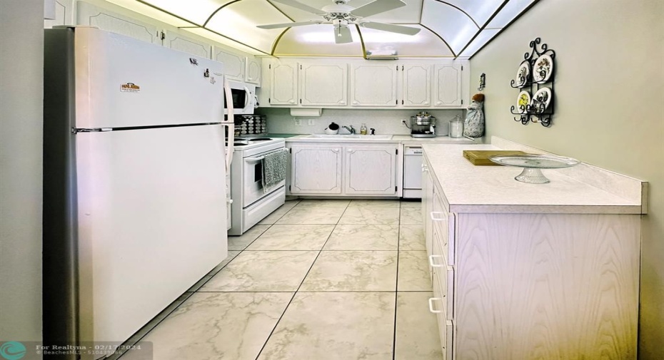 White Kitchen w/White Appliances