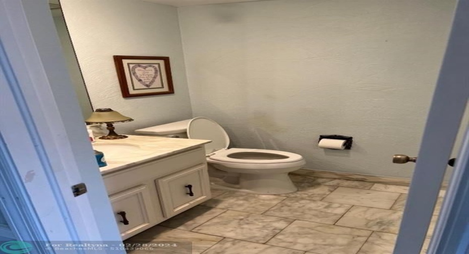 2nd Bathroom