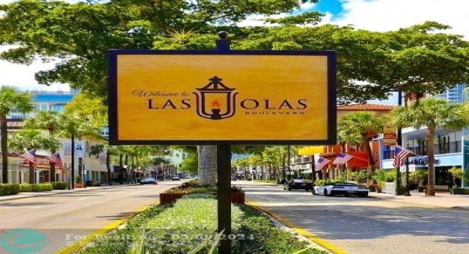 Close to Las Olas restaurants, shops & entertainment !