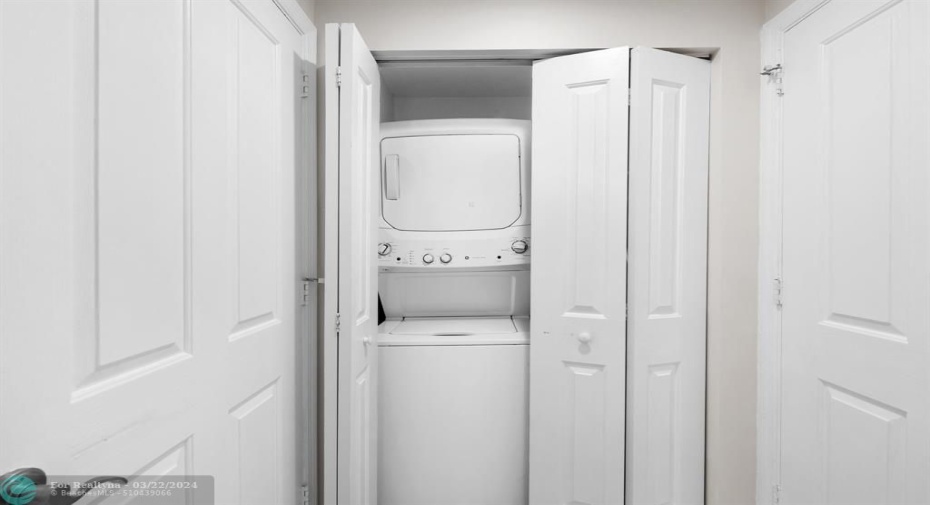 Washer Dryer in unit
