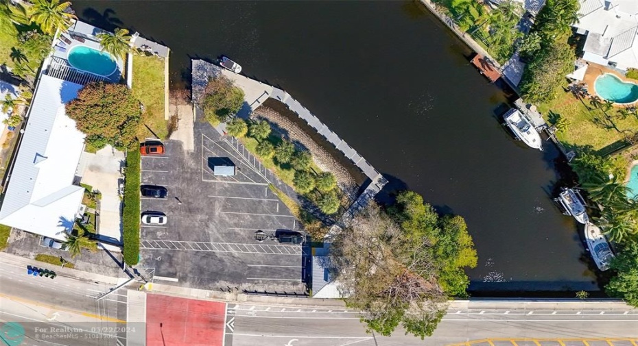 Colohatchee Boat Ramp is just around the corner.
