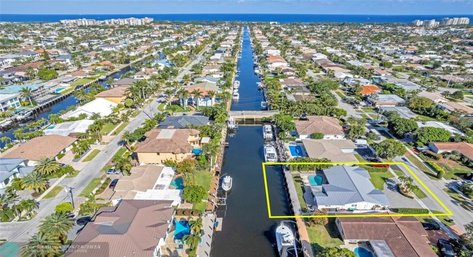 Great location right on the water in desirable Lighthouse Point
