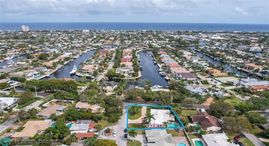 Perfect location in the heart of Lighthouse Point