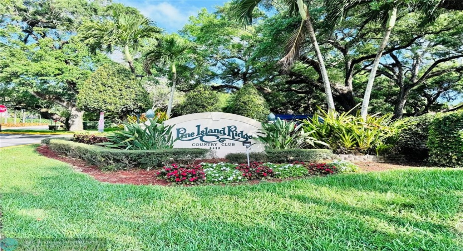 Pine Island Ridge Country Club