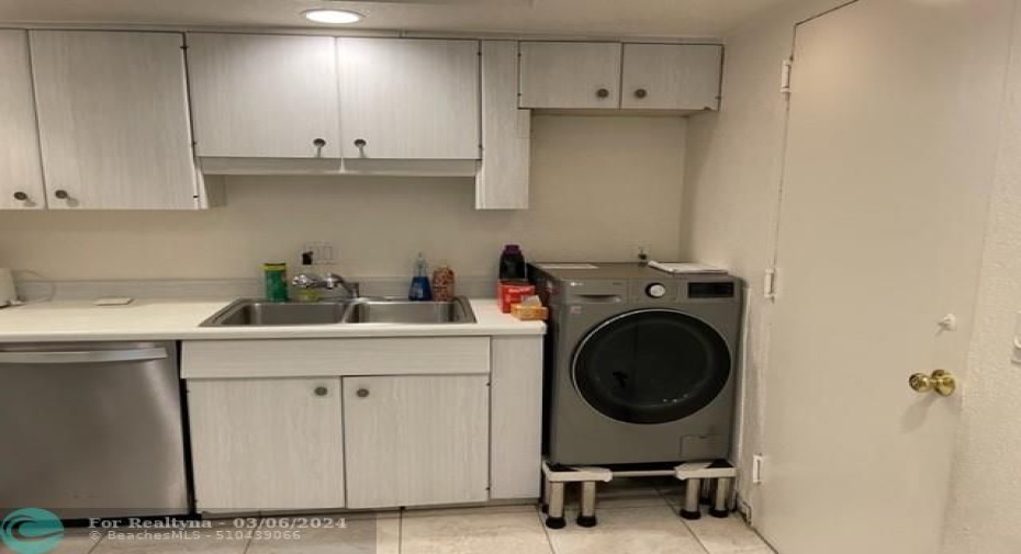 Kitchen washer and dryer combo