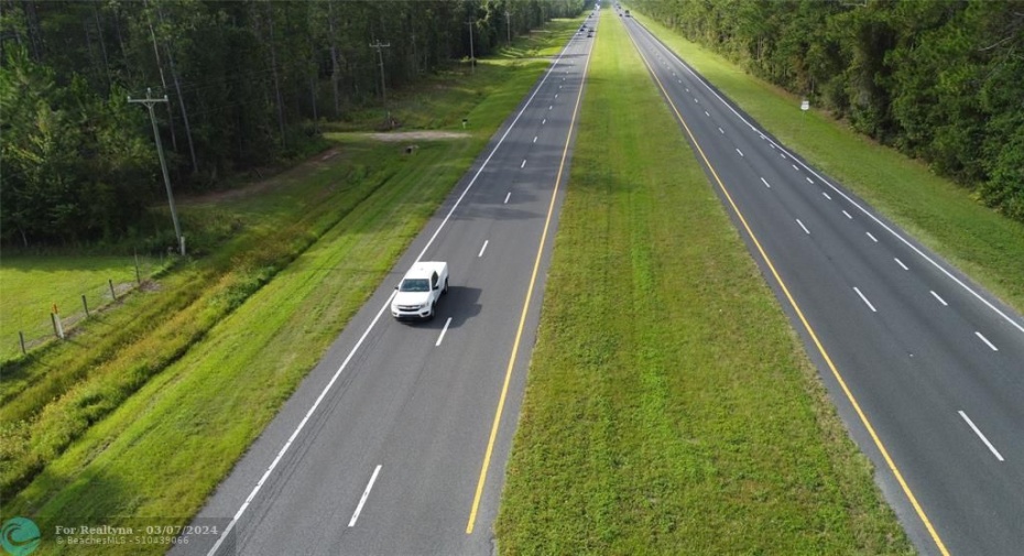 Over 20,000 vehicles per day travel US Hwy 301, only 12 miles from Gainesville Raceway which is home to Gator Nationals, drag racing & NHRA racing. US Hwy 301 is 1,099 miles & runs from Sarasota, FL to Delaware.