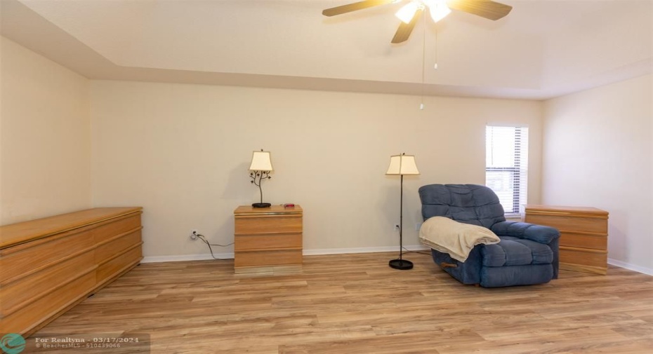 Tray ceilings, new vinyl flooring and freshly painted.