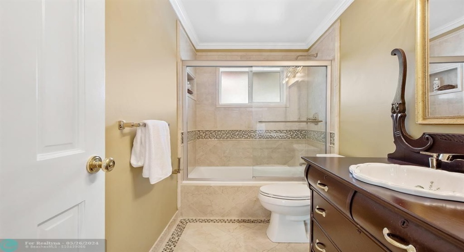 Guest Bathroom Tub-Shower Combination