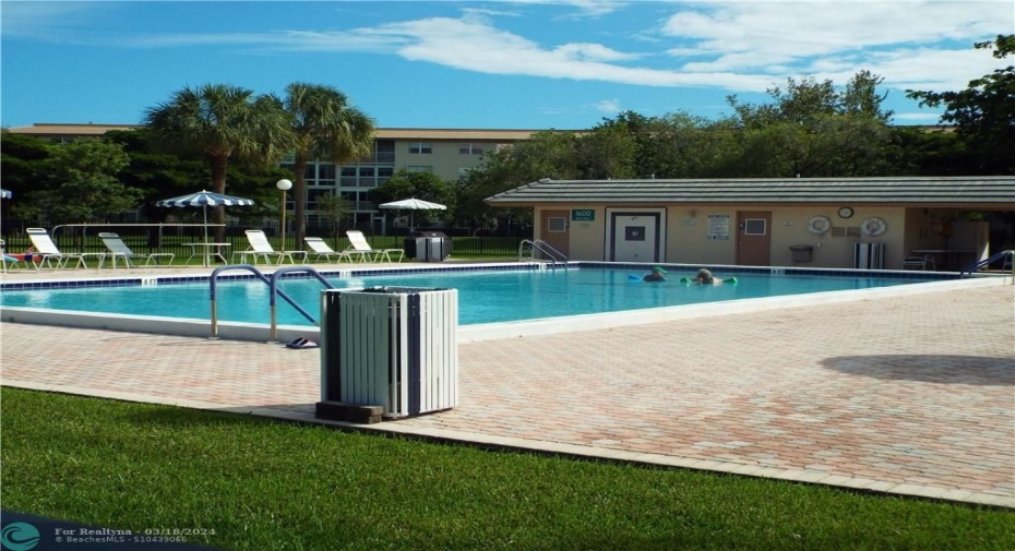 Abaco Complex Pool