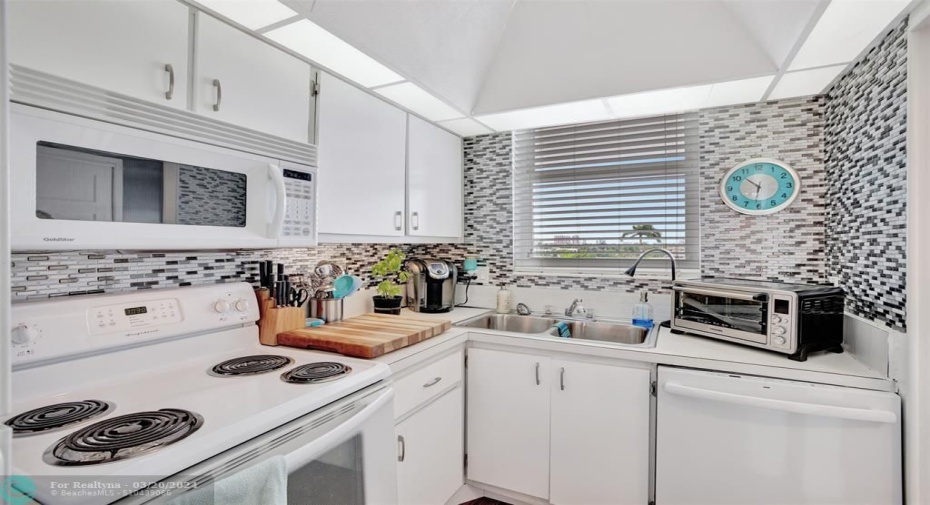 KITCHEN WITH A WINDOW