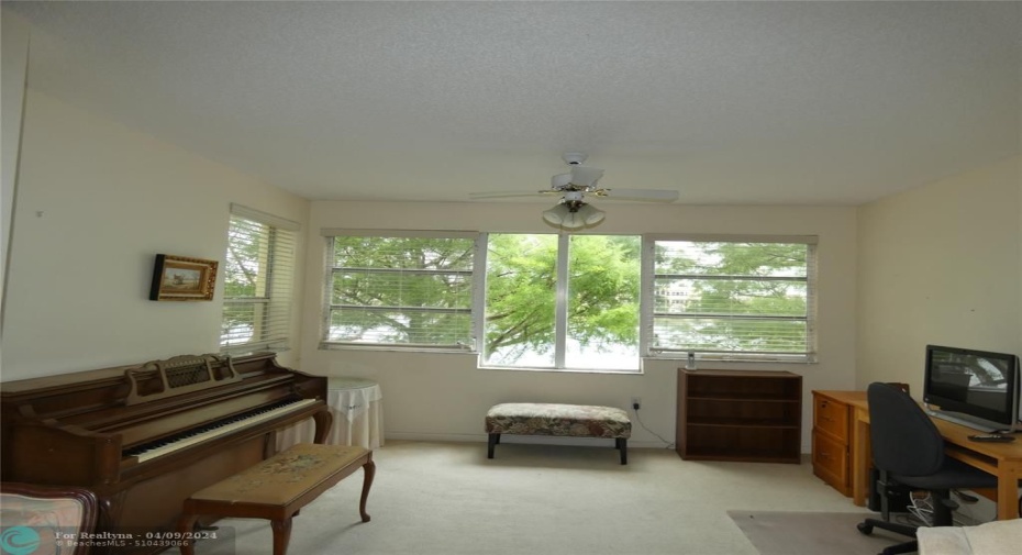 Sun Room/Den - Extra Living Space with A/C