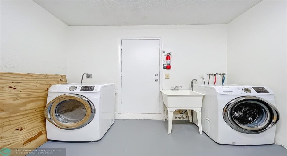 FULL WASHER/DRYER WITH SLOP SINK