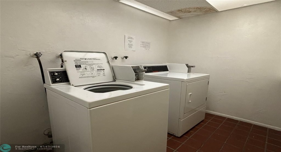 2 laundry rooms per floor