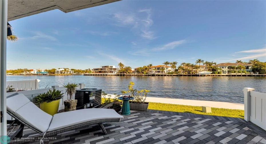 Directly on the main intracoastal in Boca Raton with breathtaking water views and perfect for boat watching