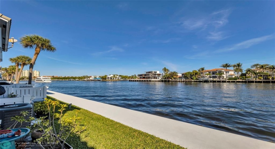 Peaceful and tranquil living right on the water