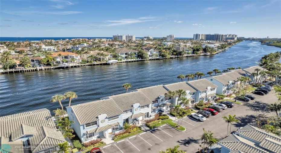 Located on the main Intracoastal waterway in Boca Raton