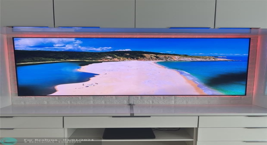 75” Samsung 8K TV