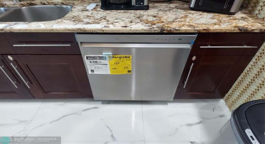 brand new LG built-in dishwasher, never used