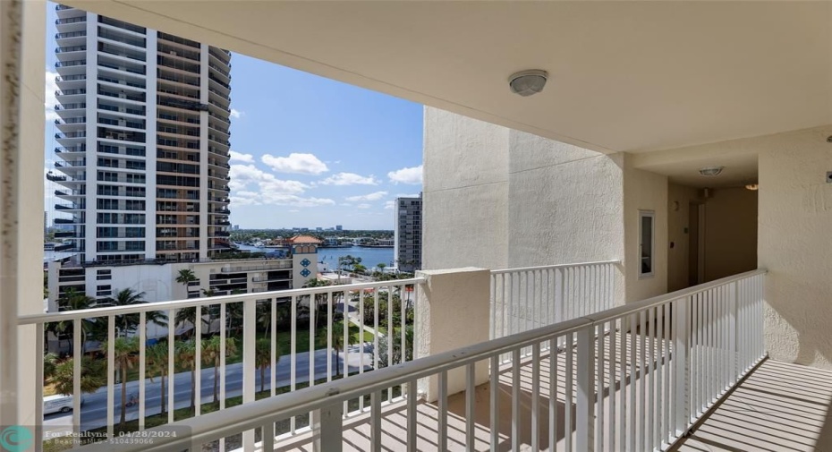 Views of the Intracoastal (west exposure)