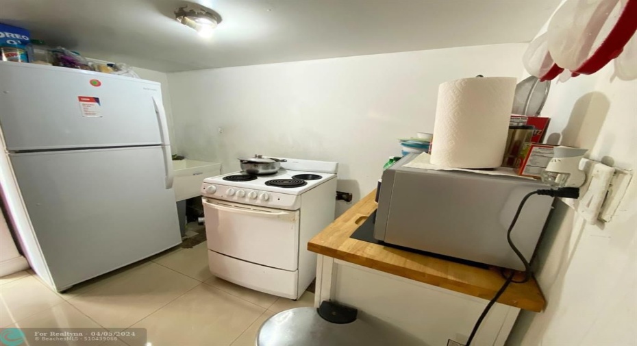 additional living quarters kitchen