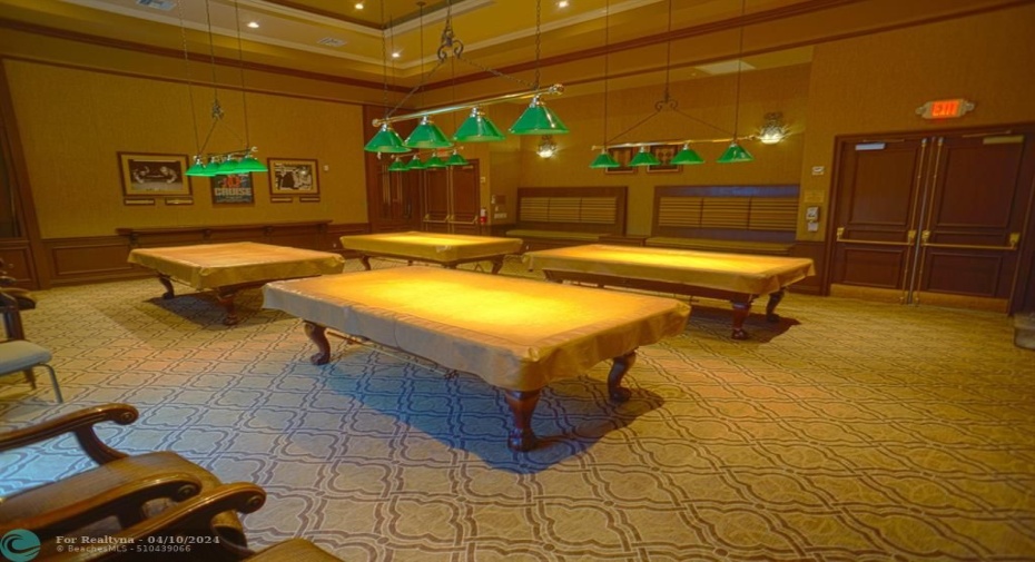 BILLARD ROOM