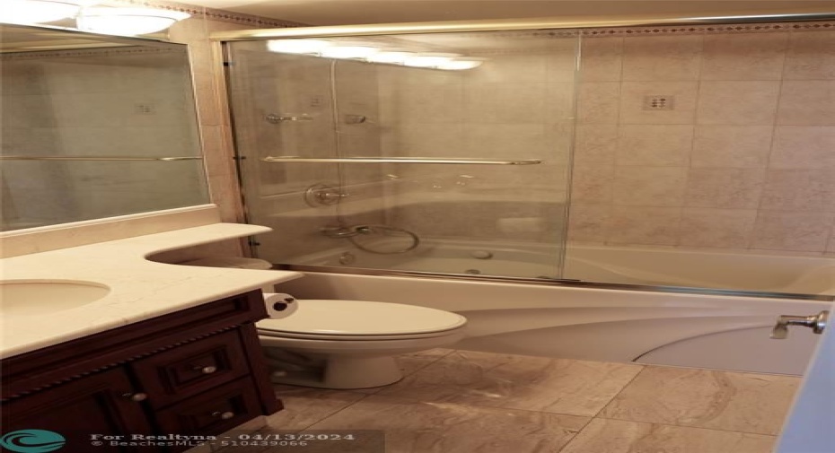 Master bathroom, shower/tub