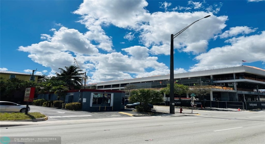 Broward Blvd front view. Curb cut shown on Broward Blvd